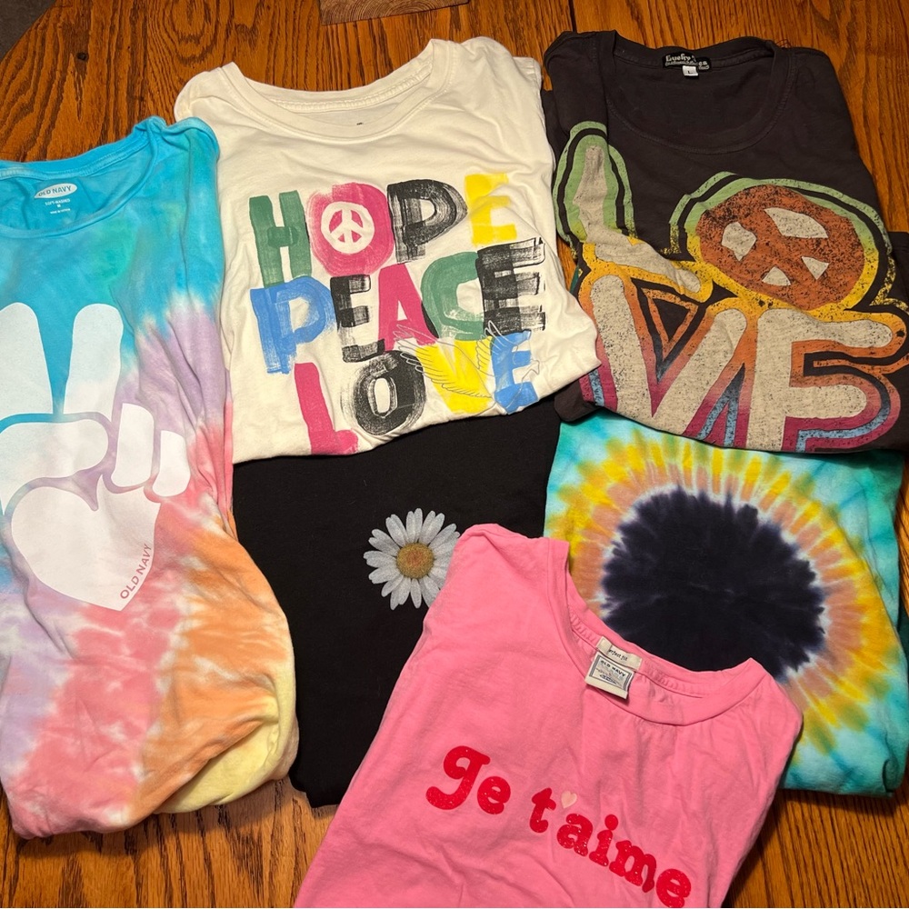 🌼🎶 FUNKY FASHION BUNDLE – 6 TEES FOR JUST $25! 🎶🌼